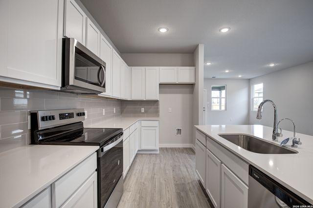2346 Crisp Gln, San Antonio, TX 78224