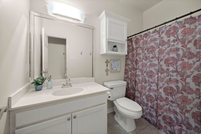 17204 Fountainbleau Dr, Prairieville, LA 70769