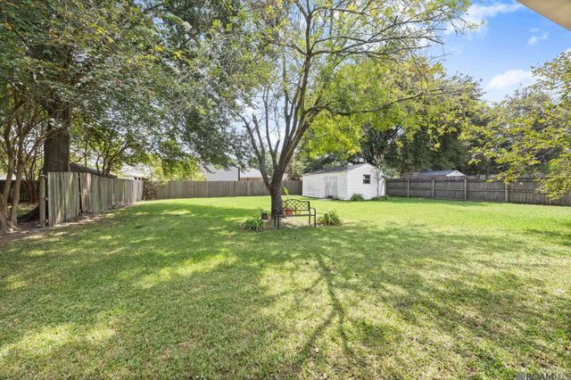 17204 Fountainbleau Dr, Prairieville, LA 70769