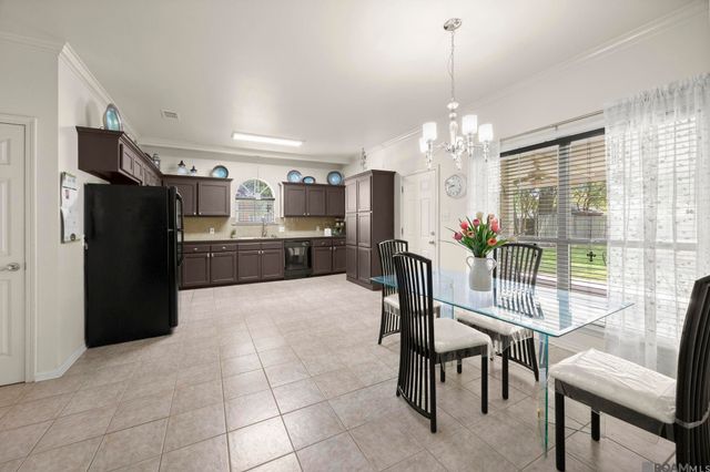 17204 Fountainbleau Dr, Prairieville, LA 70769