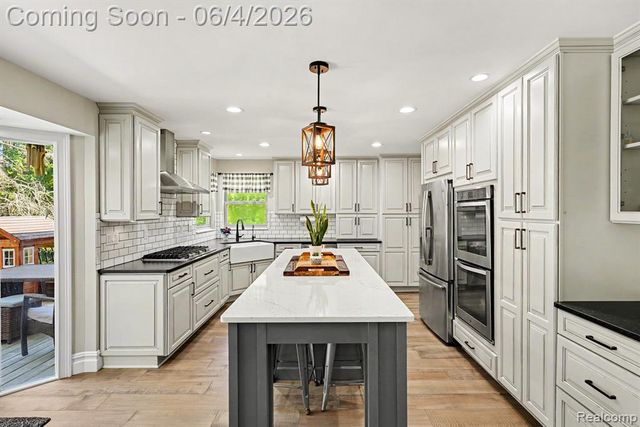 9875 Buckhorn Lake Road, Holly, MI 48442