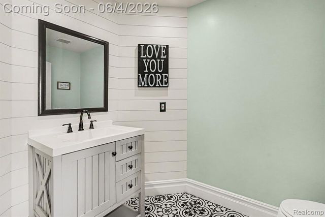 9875 Buckhorn Lake Road, Holly, MI 48442