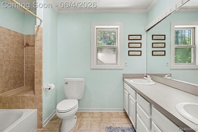 9875 Buckhorn Lake Road, Holly, MI 48442