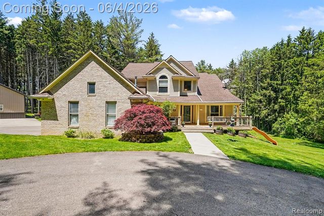 9875 Buckhorn Lake Road, Holly, MI 48442