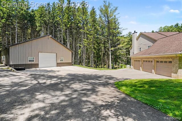 9875 Buckhorn Lake Road, Holly, MI 48442