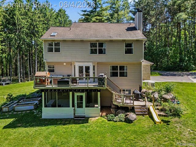 9875 Buckhorn Lake Road, Holly, MI 48442