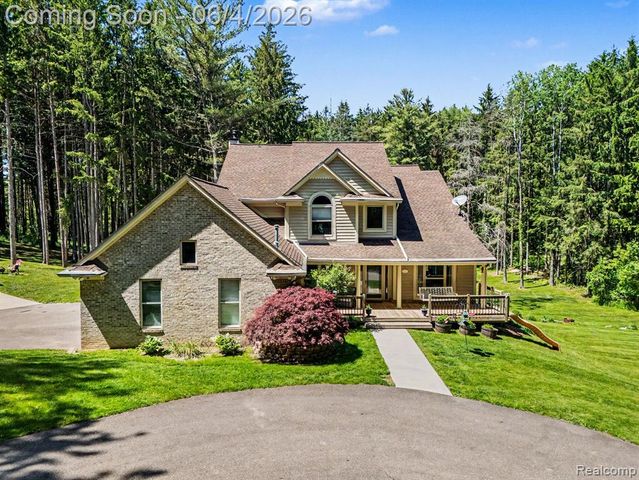 9875 Buckhorn Lake Road, Holly, MI 48442