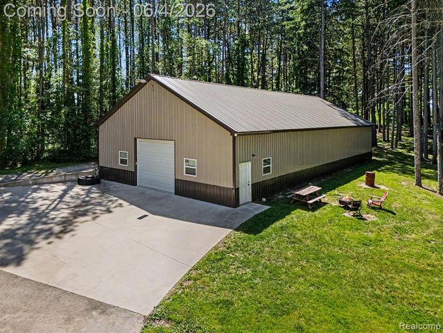 9875 Buckhorn Lake Road, Holly, MI 48442