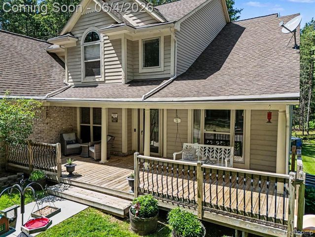 9875 Buckhorn Lake Road, Holly, MI 48442