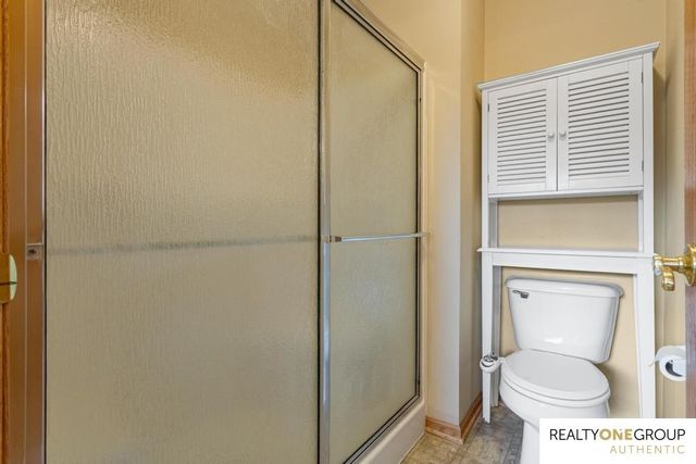 18705 Josephine Street, Omaha, NE 68136