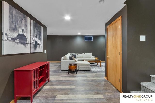 18705 Josephine Street, Omaha, NE 68136