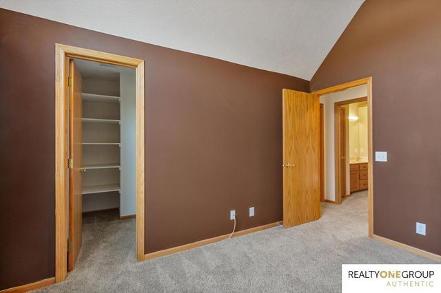 18705 Josephine Street, Omaha, NE 68136