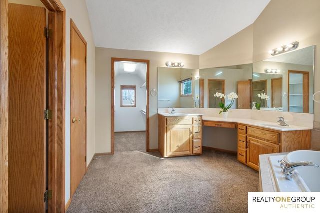 18705 Josephine Street, Omaha, NE 68136