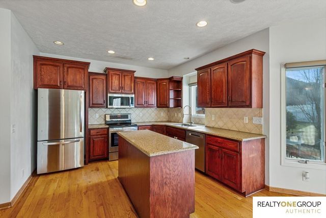 18705 Josephine Street, Omaha, NE 68136