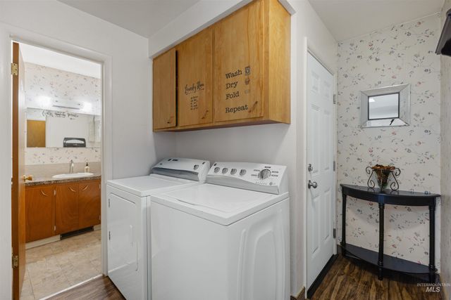 61 S Canyon St, Nampa, ID 83651