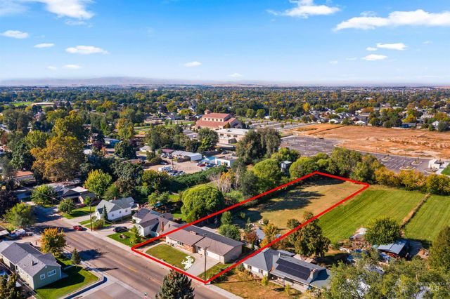 61 S Canyon St, Nampa, ID 83651