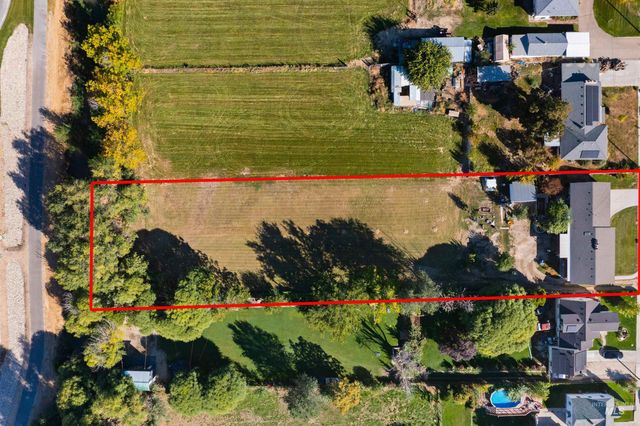 61 S Canyon St, Nampa, ID 83651