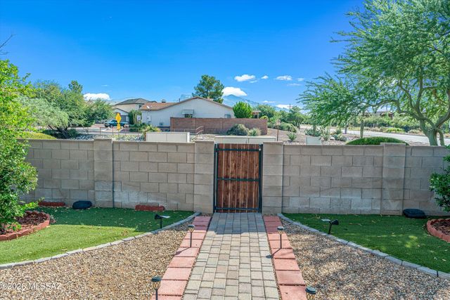 8408 N Placita De Los Laureles, Tucson, AZ 85742