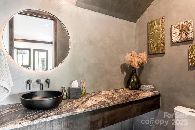 94 Laurel Ledge Way, Fletcher, NC 28732