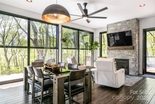 94 Laurel Ledge Way, Fletcher, NC 28732