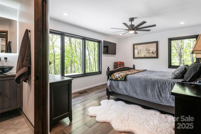 94 Laurel Ledge Way, Fletcher, NC 28732
