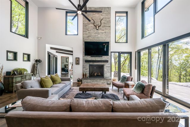 94 Laurel Ledge Way, Fletcher, NC 28732
