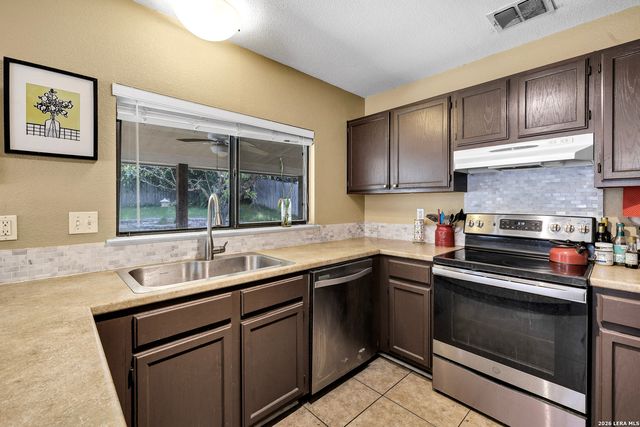 17007 VISTA BLF, San Antonio, TX 78247