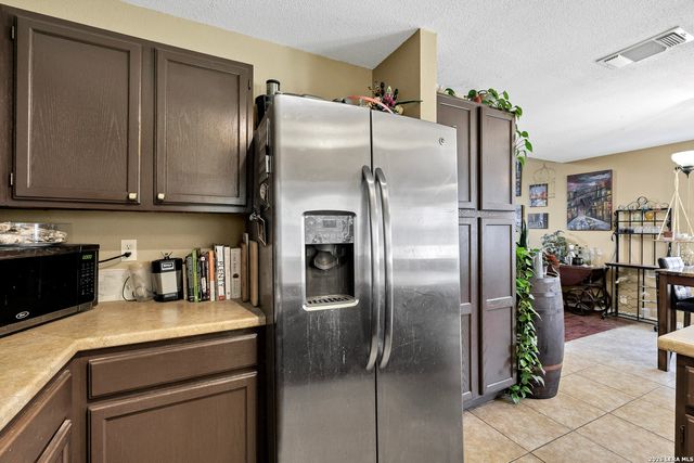 17007 VISTA BLF, San Antonio, TX 78247