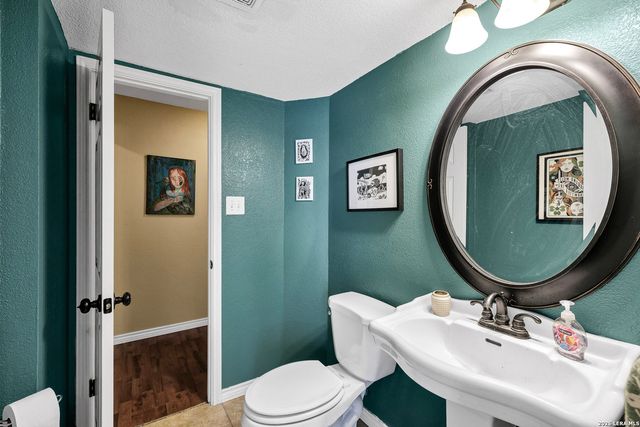 17007 VISTA BLF, San Antonio, TX 78247