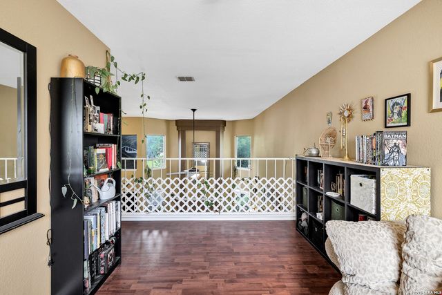 17007 VISTA BLF, San Antonio, TX 78247