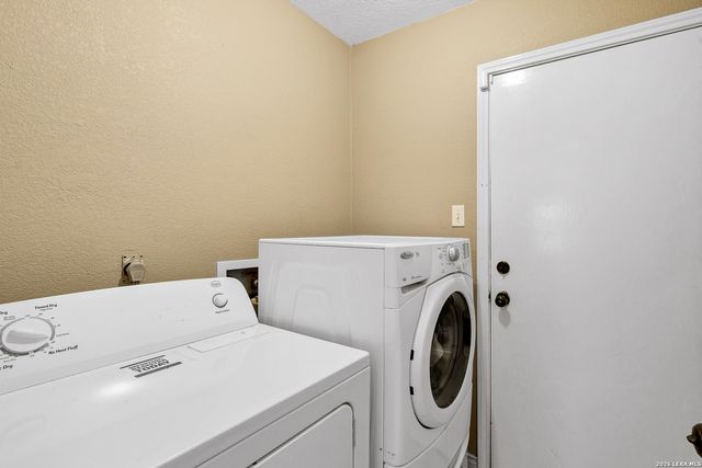 17007 VISTA BLF, San Antonio, TX 78247