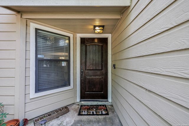 17007 VISTA BLF, San Antonio, TX 78247