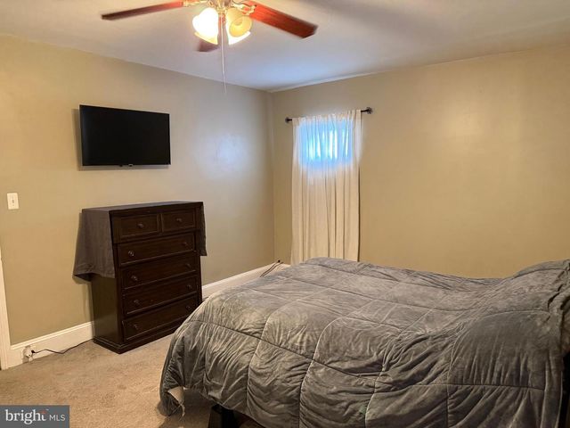 2722 ASH ST, Philadelphia, PA 19137