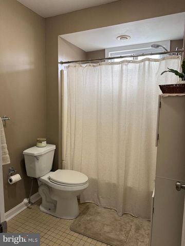 2722 ASH ST, Philadelphia, PA 19137