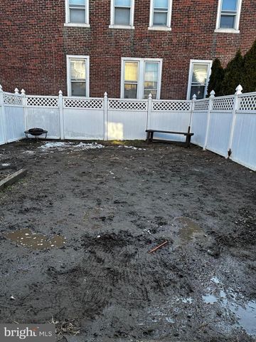 2722 ASH ST, Philadelphia, PA 19137