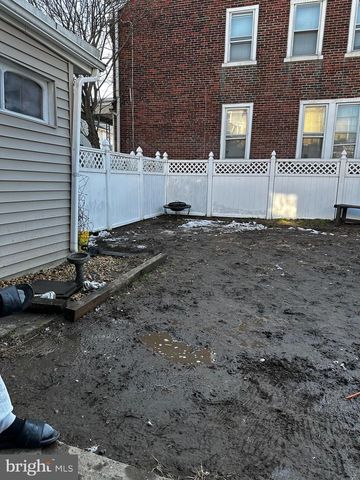 2722 ASH ST, Philadelphia, PA 19137