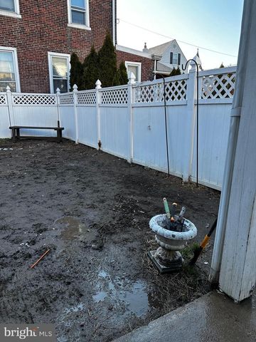 2722 ASH ST, Philadelphia, PA 19137