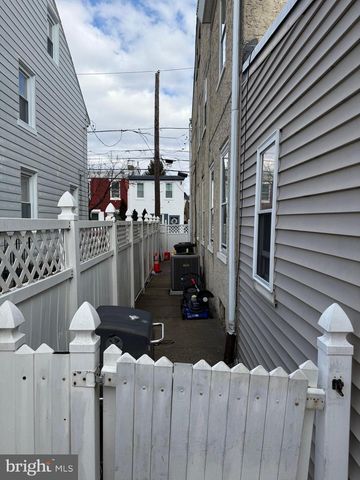 2722 ASH ST, Philadelphia, PA 19137