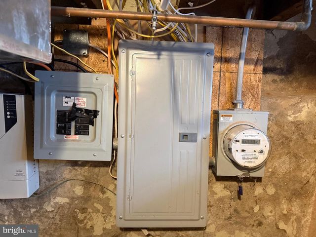 2722 ASH ST, Philadelphia, PA 19137