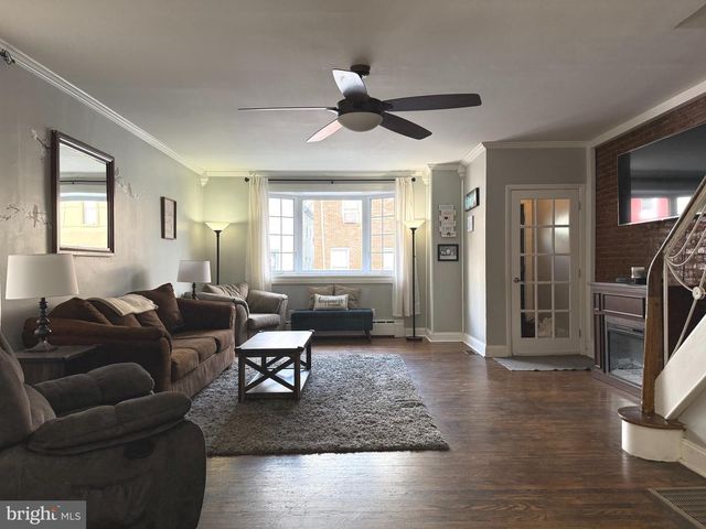 2722 ASH ST, Philadelphia, PA 19137