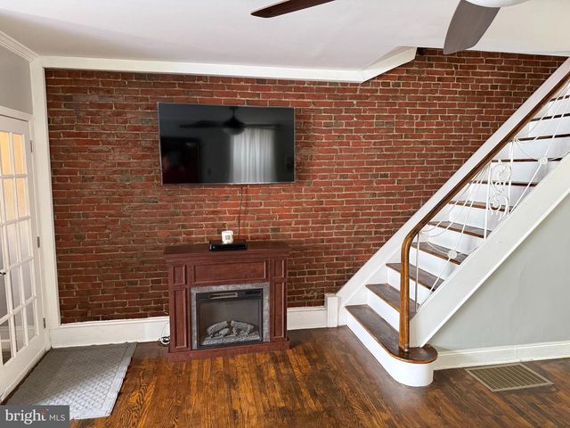 2722 ASH ST, Philadelphia, PA 19137