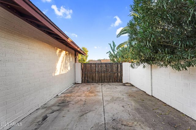 8944 E FRIESS Drive, Scottsdale, AZ 85260