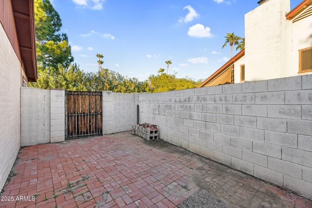 8944 E FRIESS Drive, Scottsdale, AZ 85260