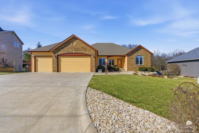 916 Overhill Road, Manhattan, KS 66503