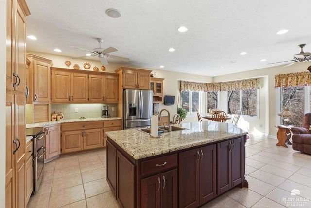 916 Overhill Road, Manhattan, KS 66503