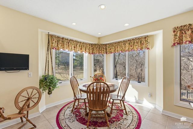 916 Overhill Road, Manhattan, KS 66503