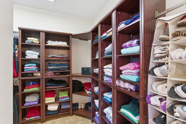 916 Overhill Road, Manhattan, KS 66503