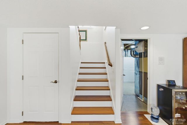 916 Overhill Road, Manhattan, KS 66503