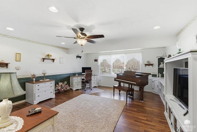 916 Overhill Road, Manhattan, KS 66503