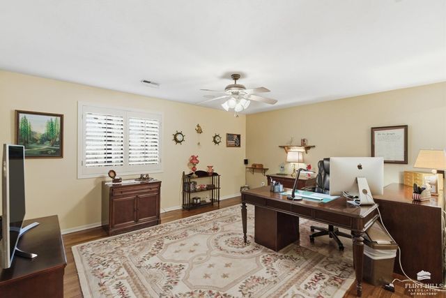 916 Overhill Road, Manhattan, KS 66503